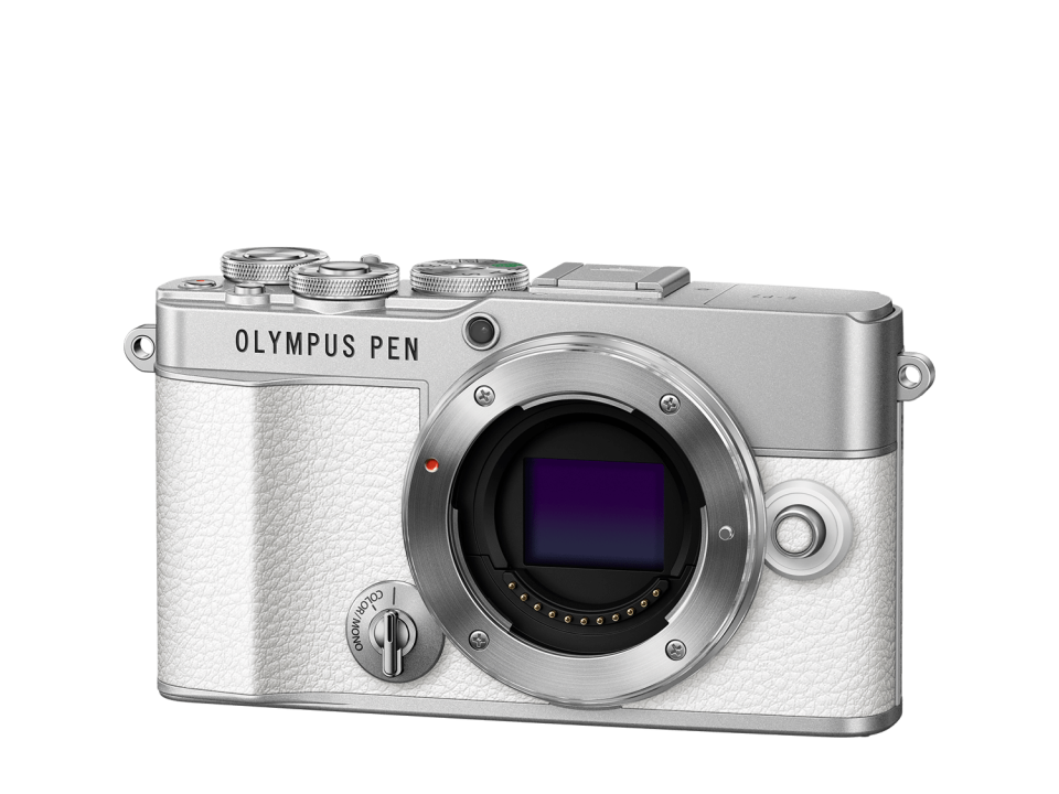 Olympus Pen E-P7 14-42mm EZ Lens Kit (White/Silver)