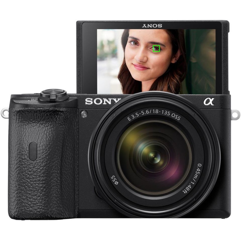 Sony A6600 18-135mm Lensli Aynasız Fotoğraf Makinesi