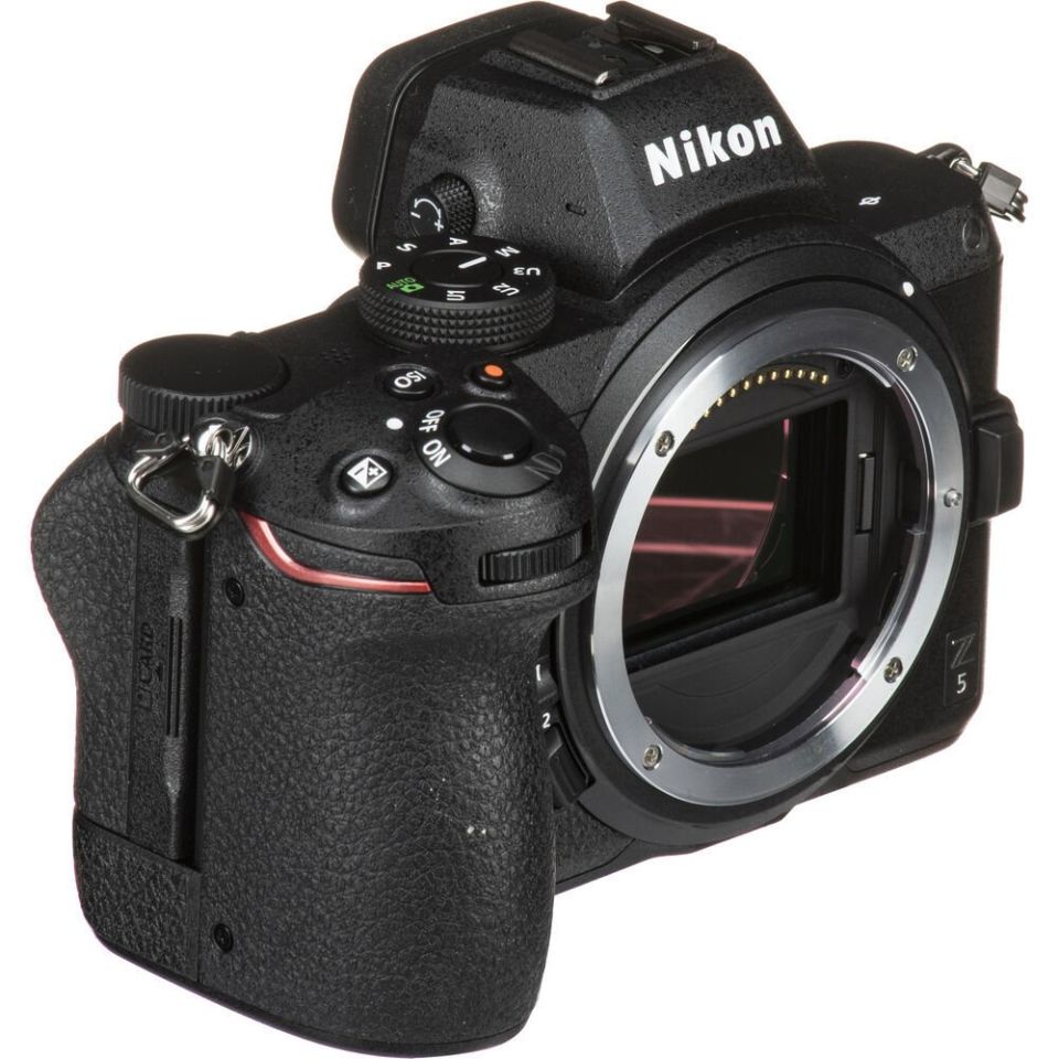 Nikon Z5 Body Aynasız Fotoğraf Makinesi