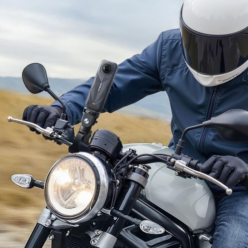Insta360 X5 Motorcycle Bundle (128GB Hafıza Kartı Dahil)