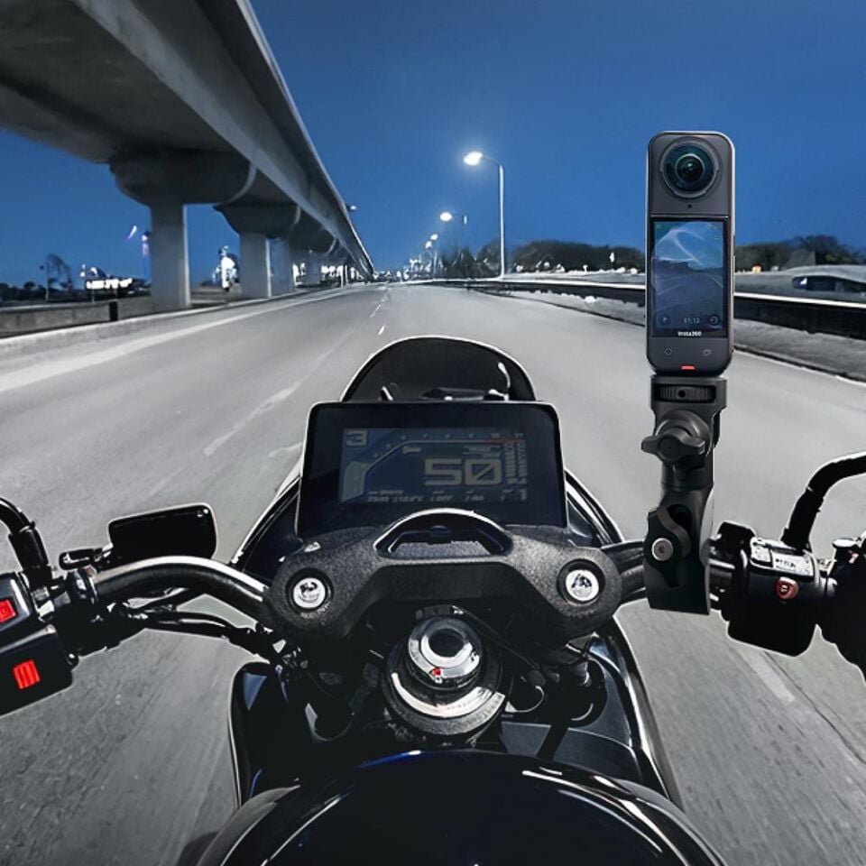 Insta360 X5 Motorcycle Bundle (128GB Hafıza Kartı Dahil)