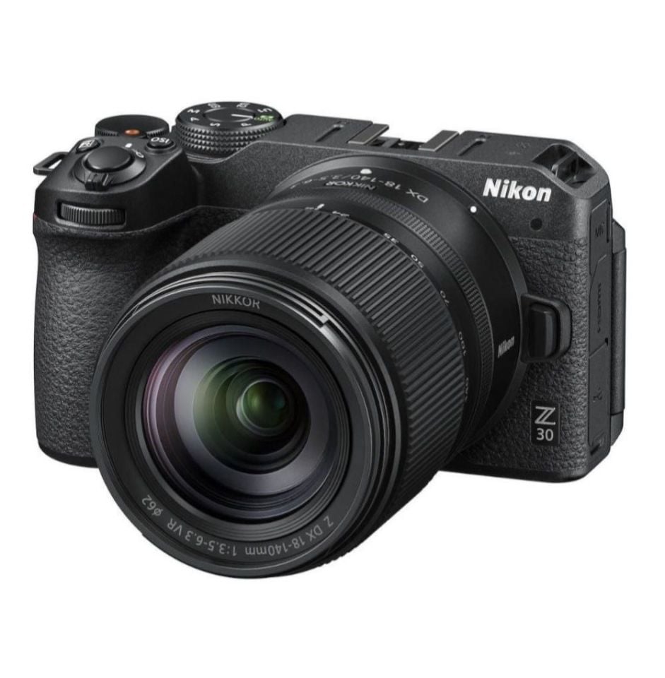 Nikon Z 30 + Nikon Z DX 18-140mm f/3.5-6.3 VR Kit