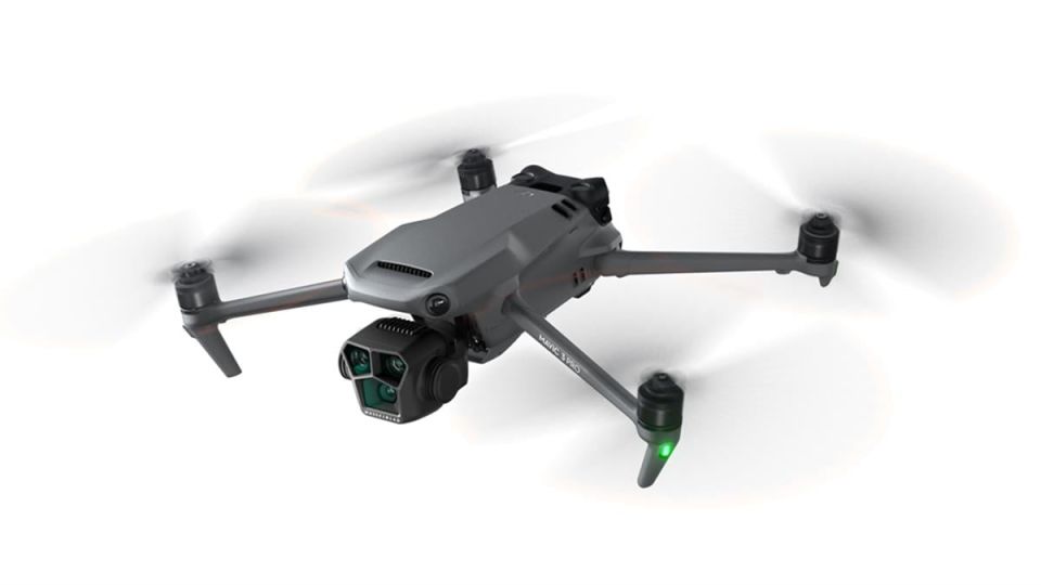 DJI Mavic 3 Pro Fly More Combo (DJI RC Pro)