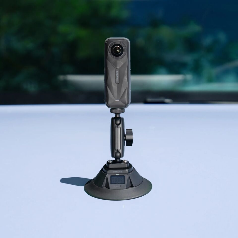 Insta360 Electric Suction Cup Mount