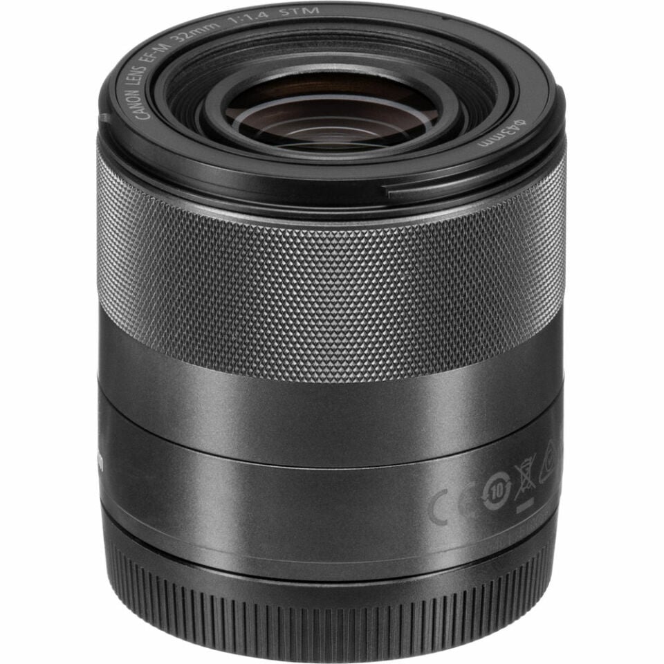 Canon EF-M 32mm f/1.4 STM Aynasız Makine Lensi