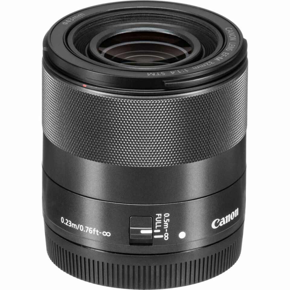 Canon EF-M 32mm f/1.4 STM Aynasız Makine Lensi