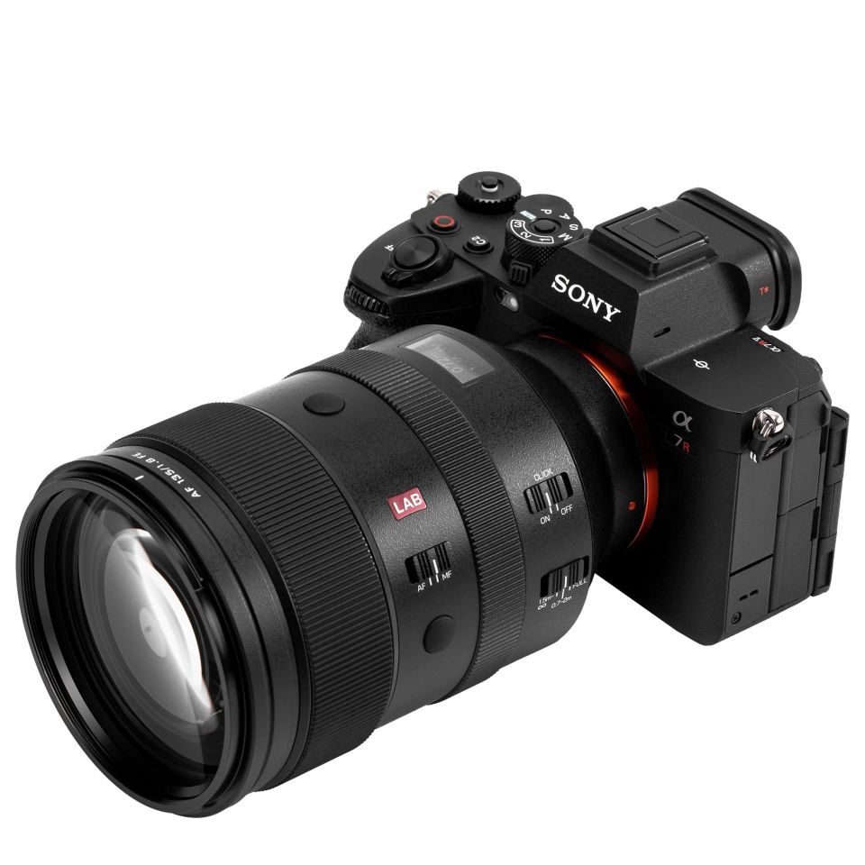 VILTROX AF 135MM F1.8  FE LENS LAB SONY