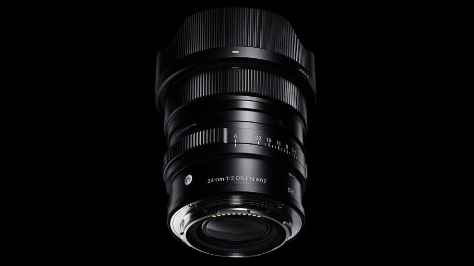 Sigma 24mm f/2 DG DN Lens (Sony Bayonet)