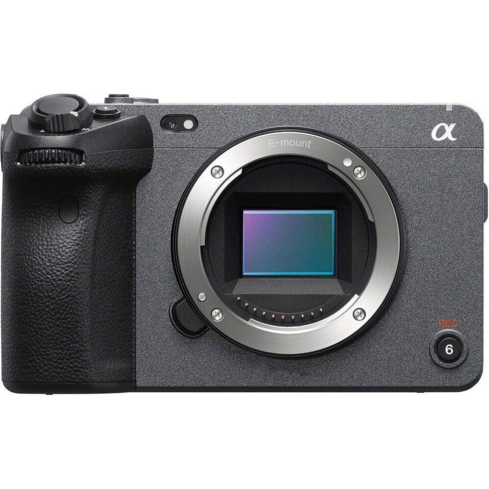 Sony FX30 Body + Sony SEL 18-105mm F4 G OSS Lens
