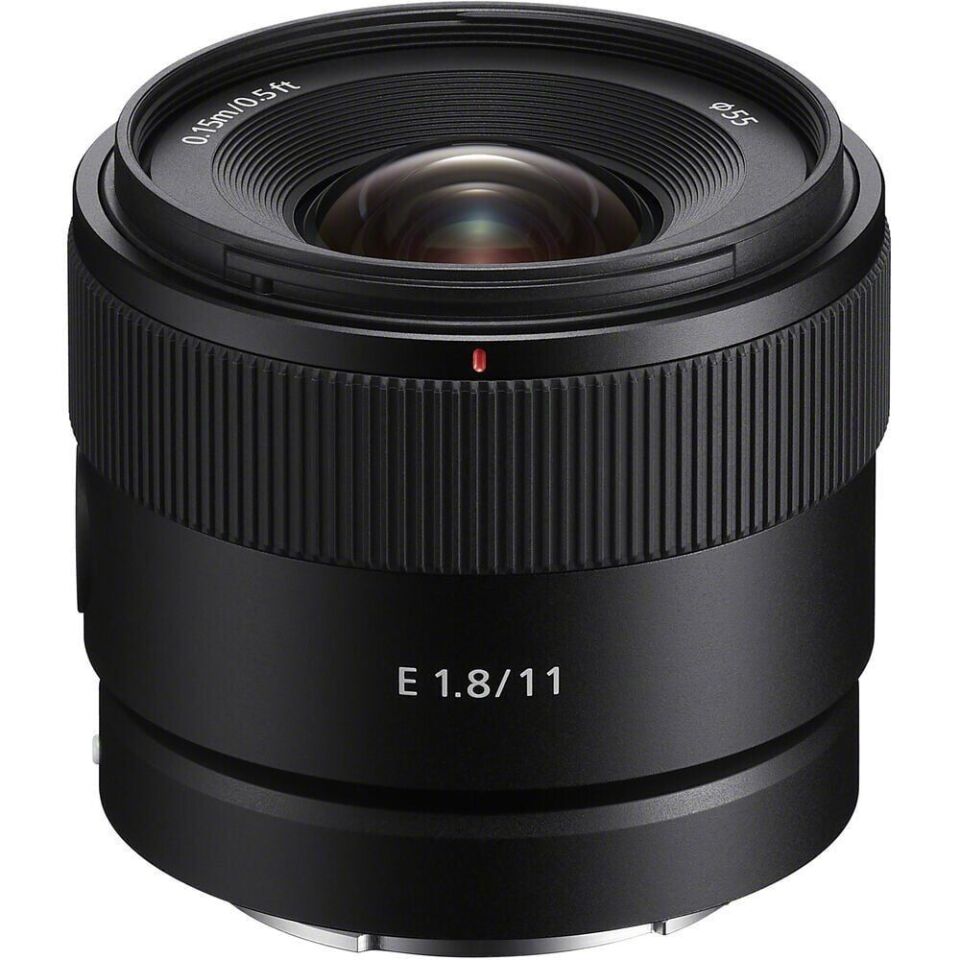 Sony A6400 Body + Sony E 11mm f/1.8 Lens