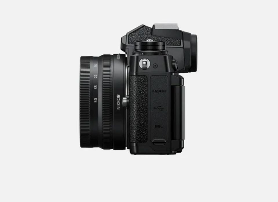 Nikon Z fc + 16-50mm Aynasız Dijital Fotoğraf Makinesi (Siyah)