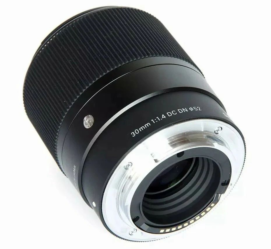 Sigma 30mm f/1.4 DC DN Lens (Canon RF Mount)